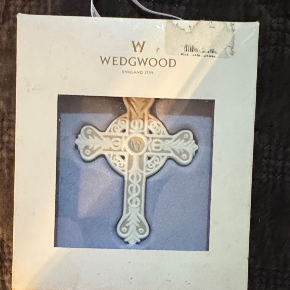 Wedgwood Cream Celtic Knot Cross Ornament